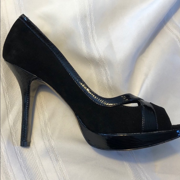 ISOLA black suede peep toe heels size 8.5 CUTE!!!! - Picture 3 of 10